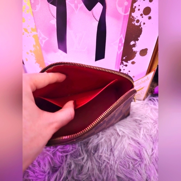 Louis Vuitton Brown Damier Small Cosmetic 💄 Pouch (EUC)(COA) - Picture 9 of 11